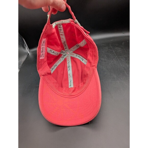 The Black Dog Adult Baseball Hat Cap Cotton Adjustable Strap Coral RARE Dad Hat - Picture 5 of 6